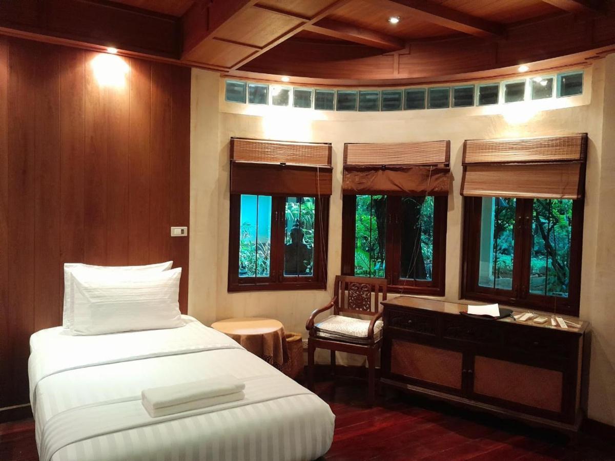 Hotel Avara Signature House Chiang Mai Exterior foto